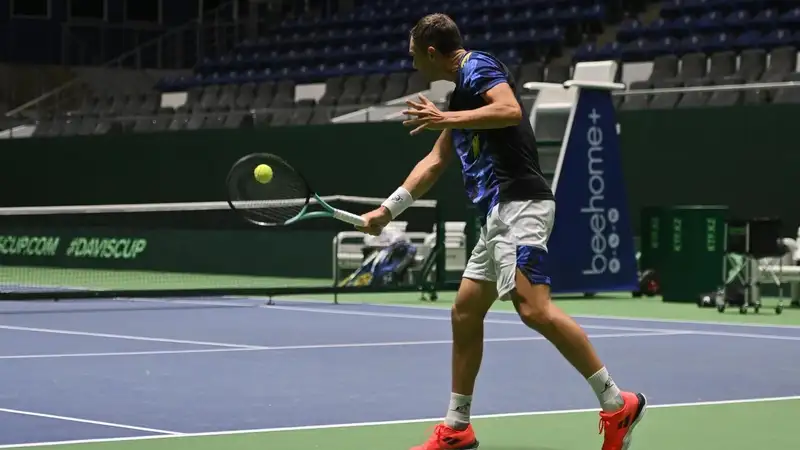 Казахстанский теннисист Александр Недовесов с победы стартовал на турнире во Франции