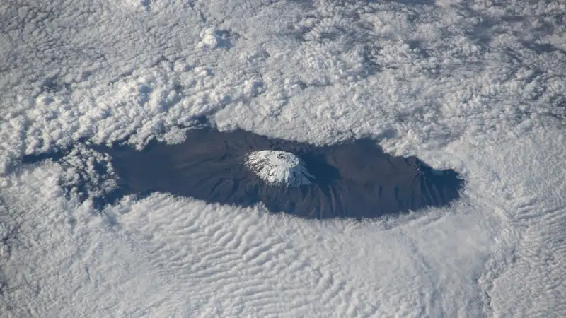 Самые красивые вулканы планеты показал космонавт с борта МКС