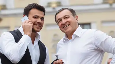 Отец одного из богатейших азербайджанцев раскрыл детали прошлого сына, фото - Новости Zakon.kz от 16.10.2024 19:18