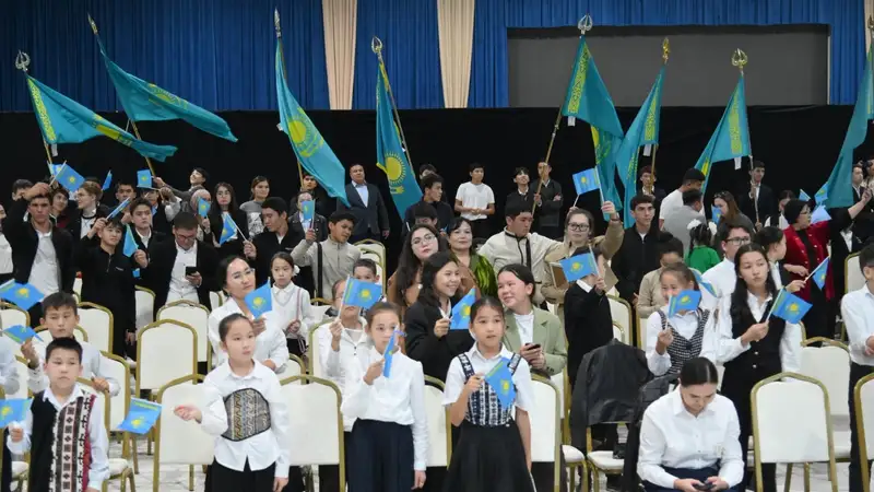 В Шымкенте прошел патриотический форум "Көк тудың желбірегені"