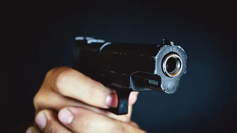 Мужчина выстрелил в лицо знакомому в кафе Шымкента