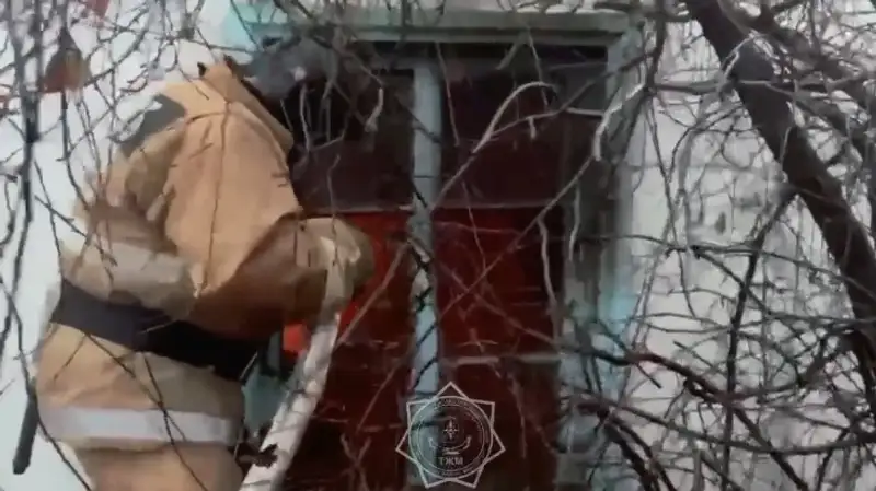 Костанайские спасатели предотвратили взрыв в жилом доме