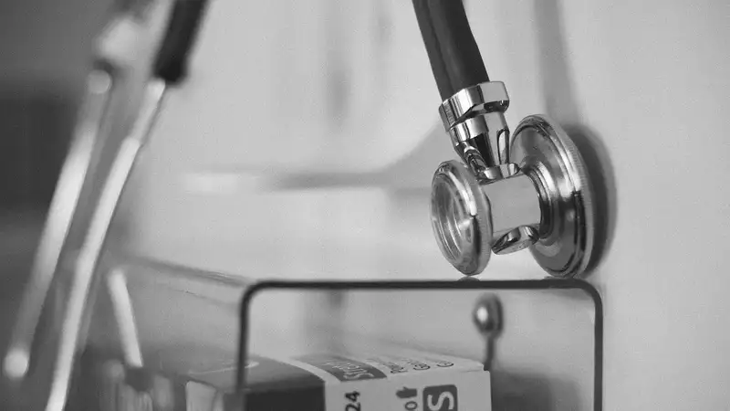 Девочка умерла в Германии после лечения зуба: врачу грозит пожизненный срок