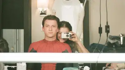 Актер Том Холланд героически спас возлюбленную Зендаю от фанатов, фото - Новости Zakon.kz от 28.10.2024 06:45