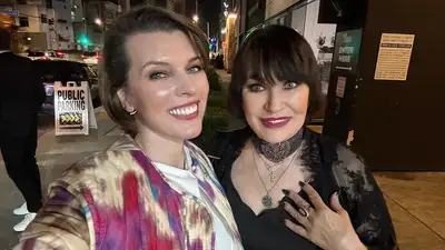 Милла Йовович поделилась редкими фото со своей русской мамой, фото - Новости Zakon.kz от 31.10.2024 08:22