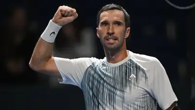 Казахстанские теннисисты Кукушкин и Недовесов не смогли выйти в четвертьфинал турнира в Словакии , фото - Новости Zakon.kz от 31.10.2024 14:07