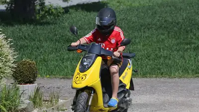 Танцы на мопеде: алматинцы пожаловались на трюкачей полиции, фото - Новости Zakon.kz от 01.11.2024 15:30