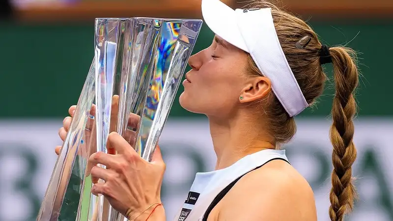 У Елены Рыбакиной появился новый тренер