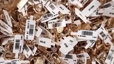 Золото, украшения, посылка из США, контрабанда, Алматы, фото - Новости Zakon.kz от 01.11.2024 11:14