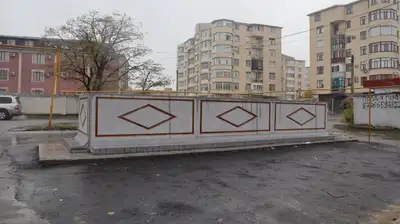 В Таразе обновляются площадки сбора мусора, фото - Новости Zakon.kz от 05.11.2024 17:14