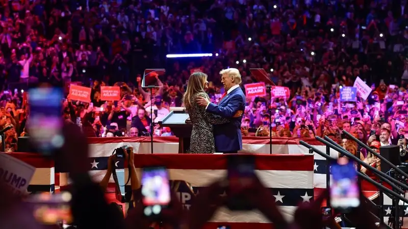 Дональд Трамп и его супруга Мелания проголосовали на президентских выборах в США