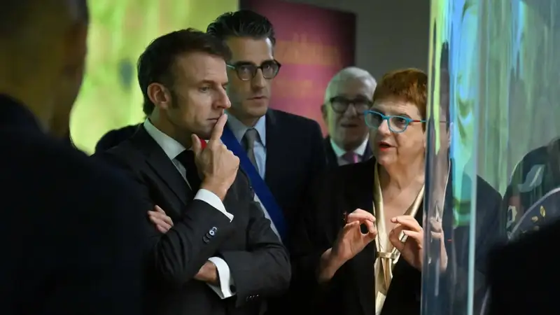Макрон оценил выставку "Казахстан: Сокровища Великой степи"
