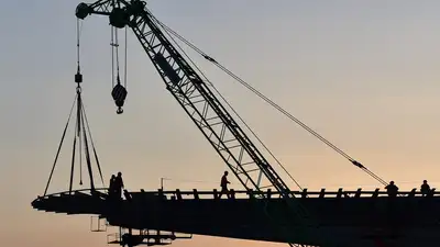 В самом большом селе Казахстана строят новые дома и устанавливают фонари  , фото - Новости Zakon.kz от 07.11.2024 02:19