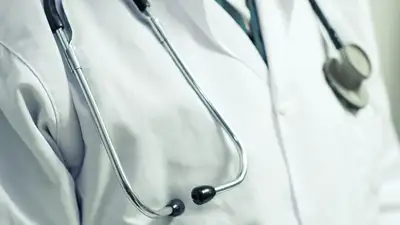 Британский врач получил 31 год за отравление партнера матери поддельной вакциной от COVID, фото - Новости Zakon.kz от 07.11.2024 03:55