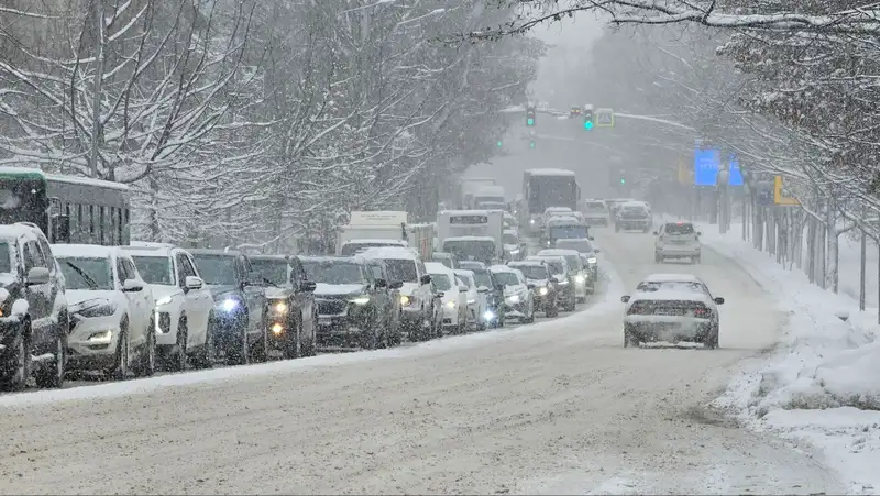 Атлантический циклон принесет снегопад, ливни и метель в Казахстан