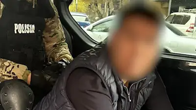 Дерзкий разбой в центре Алматы: задержан напавший на бухгалтера крупного супермаркета, фото - Новости Zakon.kz от 13.11.2024 15:08