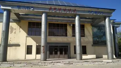 Известный карагандинский кинотеатр вернули государству, фото - Новости Zakon.kz от 13.11.2024 20:57
