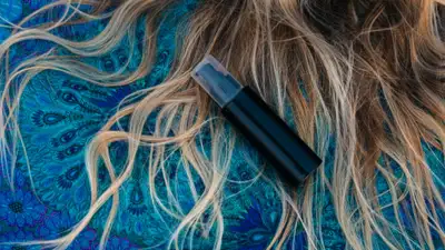 Как утюжок для волос может стать источником риска, фото - Новости Zakon.kz от 14.11.2024 16:54