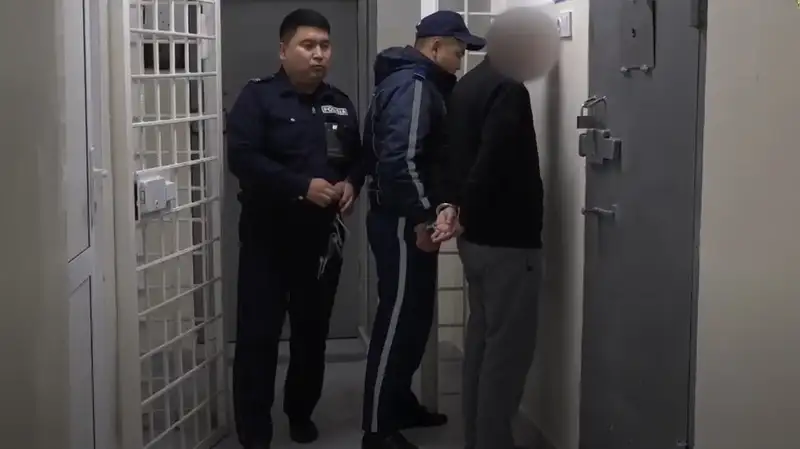 Оформил на 87 человек кредиты на 337 млн тенге: казахстанца подозревают в крупной афере