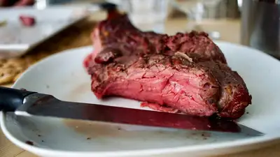 Кому нельзя есть красное мясо и чем его заменить, фото - Новости Zakon.kz от 14.11.2024 12:37