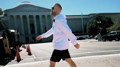  Евгений Чебатков  сцена, фото - Новости Zakon.kz от 14.11.2024 19:35