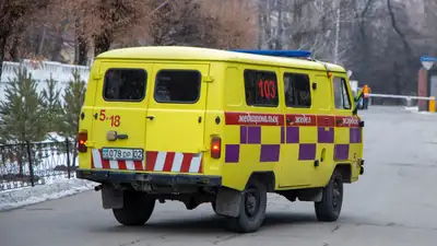 скорая помощь попала в серьезную аварию в Таразе, фото - Новости Zakon.kz от 15.11.2024 22:29