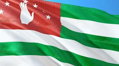 флаг Абхазии, фото - Новости Zakon.kz от 18.11.2024 00:57