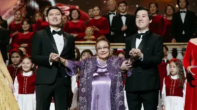 Бибигуль Тулегенова отметила 95-летие на сцене театра &quot;Астана Опера&quot;, фото - Новости Zakon.kz от 18.11.2024 14:41