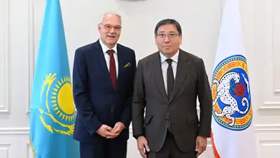 Аким Алматы Ерболат Досаев провел встречу с Генеральным консулом Германии Маттиасом Кислером, фото - Новости Zakon.kz от 20.11.2024 15:54