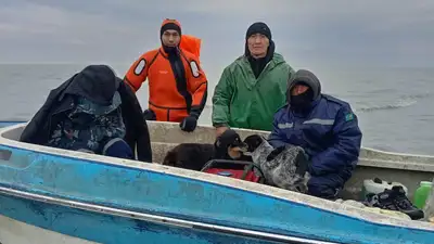 спасатели нашли пропавших рыбаков на Балхаше, фото - Новости Zakon.kz от 21.11.2024 22:23