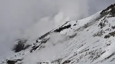 Горы, горная местность, лавина, лавины, лавиноопасные районы, лавиноопасный район, лавиноопасный участок, лавиноопасные участки, опасность схода лавины, опасность схода лавин, сход лавины, сход лавин, фото - Новости Zakon.kz от 18.01.2025 14:04