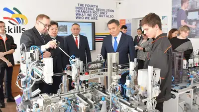 Обучает ведущих технических специалистов, фото - Новости Zakon.kz от 26.11.2024 13:01