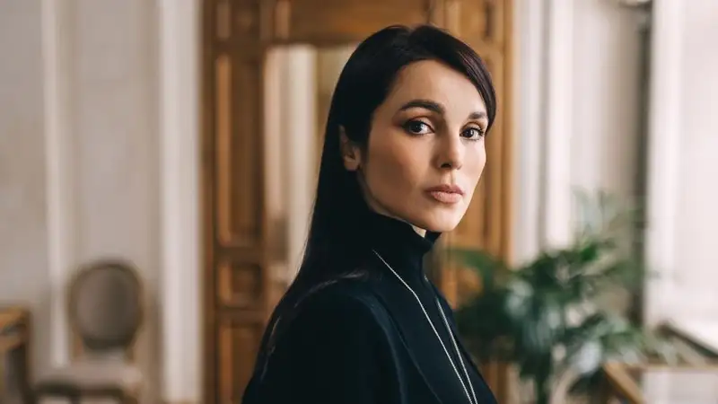 Сати Казанова рассказала о звукотерапии для новорожденной дочери