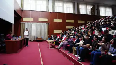 ИИ, студенты, эксперты, Yandex Qazaqstan, фото - Новости Zakon.kz от 28.11.2024 14:34