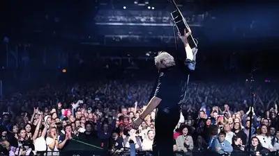 Диана Арбенина сорвалась с трехметрового балкона, фото - Новости Zakon.kz от 28.11.2024 05:07