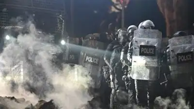 Полицейский пострадал во время митинга в Грузии, фото - Новости Zakon.kz от 30.11.2024 00:50