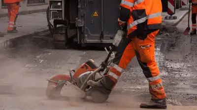 ремонт, ремонт дороги, ремонт улицы,, фото - Новости Zakon.kz от 30.11.2024 11:36