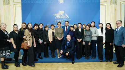 Аида Балаева наградила победителей Национальной литературной премии &quot;Айбоз&quot;, фото - Новости Zakon.kz от 02.12.2024 18:08