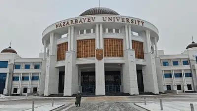 Центральный вход в Nazarbayev University, фото - Новости Zakon.kz от 05.12.2024 10:00