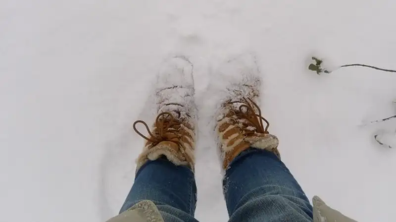 Почему опасно носить зимой угги