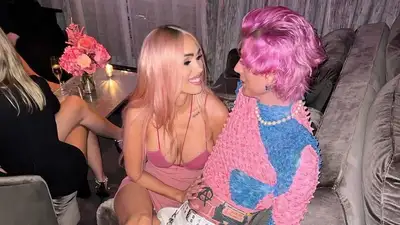 Американский рэпер Колсон Бейкер (Machine Gun Kelly) и актриса Меган Фокс расстались , фото - Новости Zakon.kz от 11.12.2024 08:01