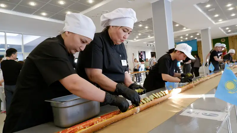 Гигантский хот-дог ко Дню Независимости из Приозерска попал в Книгу рекордов