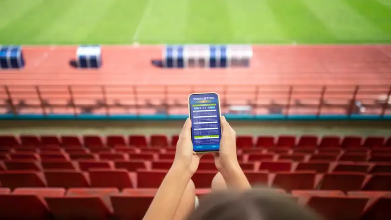 Предпринимателям Астаны напомнили о штрафах за рекламу букмекеров