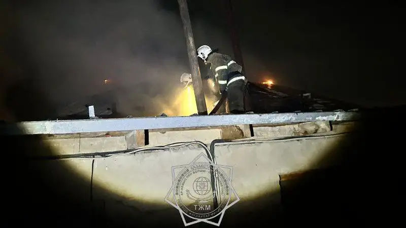 Пожар в общественной бане в Жамбылской области охватил 320 квадратных метров