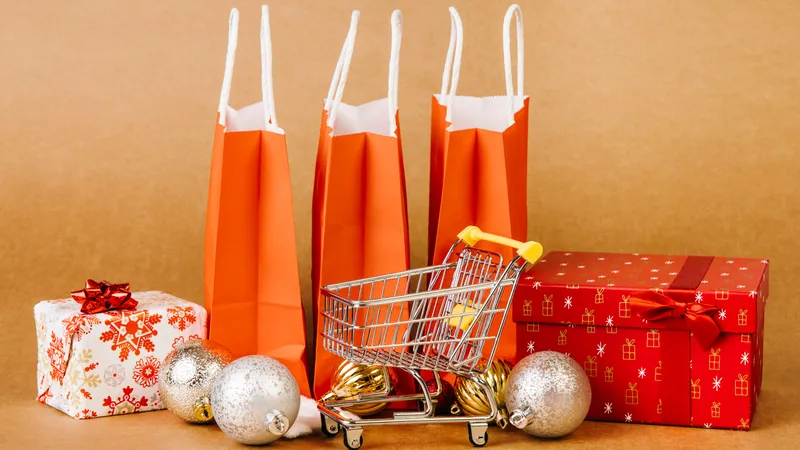 Новогодние покупки и подарки: как не остаться без денег после праздничного шопинга
