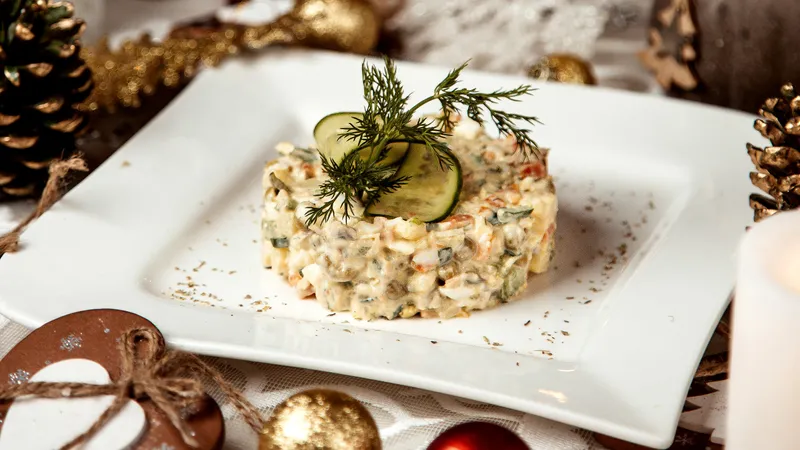 Накрываем новогодний стол: в какую сумму обойдутся казахстанцам праздничные блюда