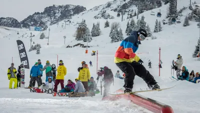 Медео, Медеу, канатная дорога на Чимбулак, Шымбулак, высокогорное урочище, горы, снег, холод, высокогорный спортивный комплекс, катания на лыжах, сноуборде, горный курорт, катания на Шымбулаке, катания на Чимбулаке, фото - Новости Zakon.kz от 28.01.2025 15:07