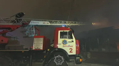 Крупный пожар вспыхнул в многоэтажке Петропавловска: экстренно эвакуировали 68 человек, фото - Новости Zakon.kz от 10.01.2025 09:56