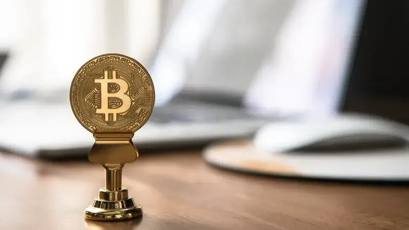 Биткоин резко упал в цене впервые с 18 ноября 2024 года