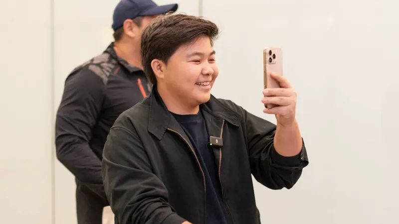 Певец Ержан Максим вернулся в Астану после победы на конкурсе в Дубае